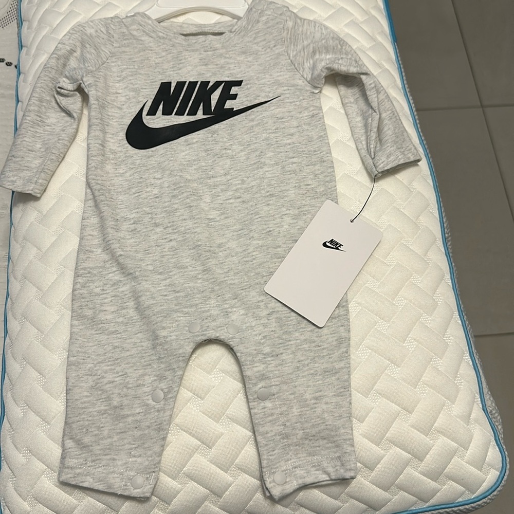 Nike romper